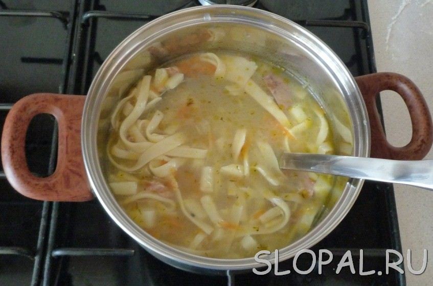 Суп с домашней лапшой